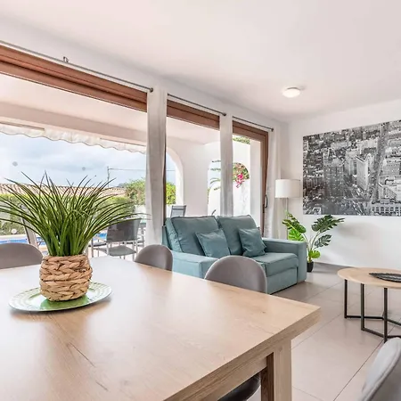 Villa Bassetes 14 *